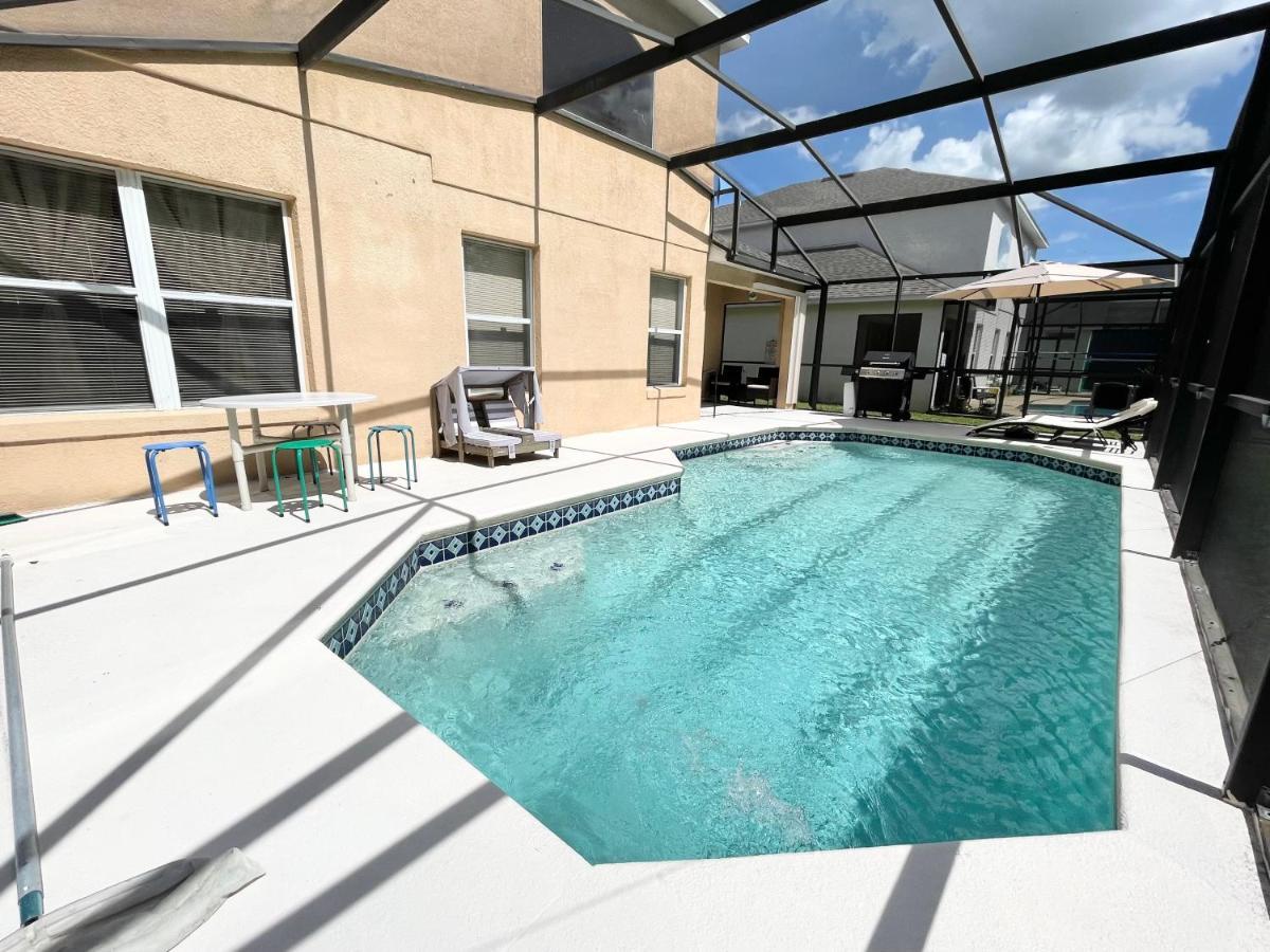 Holiday home Fully Renovated, Quiet, Spacious Themed Pool With Office *