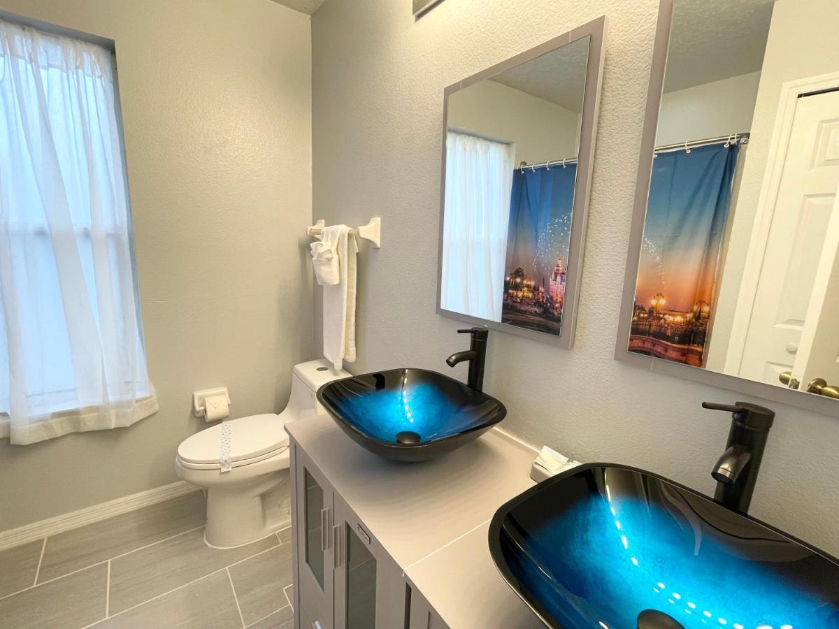 Holiday home Fully Renovated, Quiet, Spacious Themed Pool With Office Kissimmee
